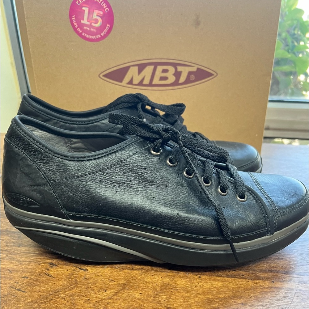 Like NEW MBT Women's Nafasi Black Leather Toning Walking Shoes US sz. 9-9.5 - Picture 5 of 12
